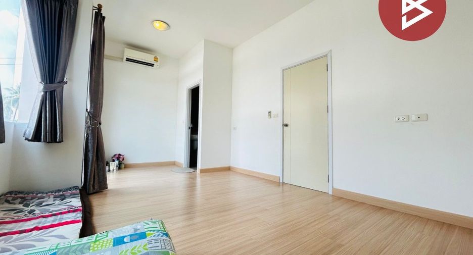 Casa adosada en venta de 4 habitaciones en Thung Khru, Bangkok