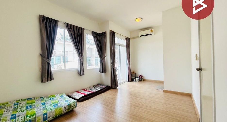 Casa adosada en venta de 4 habitaciones en Thung Khru, Bangkok