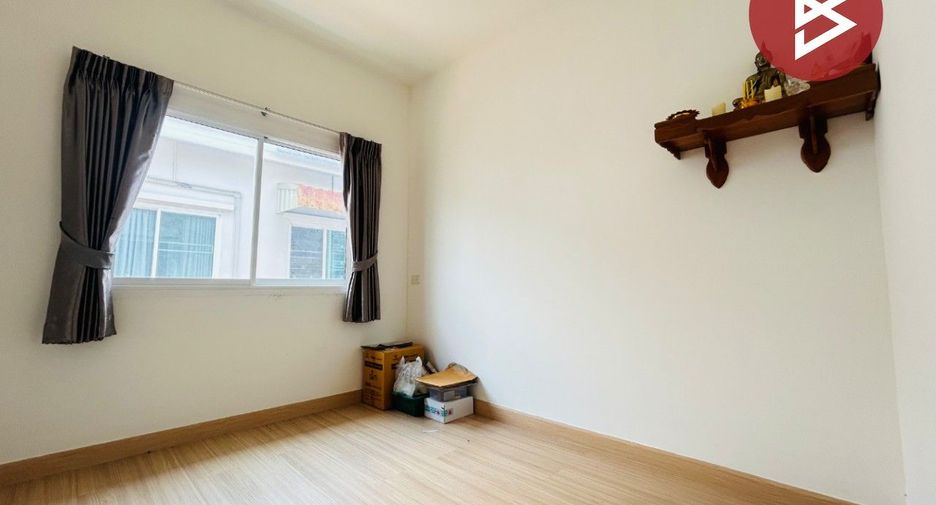 Casa adosada en venta de 4 habitaciones en Thung Khru, Bangkok