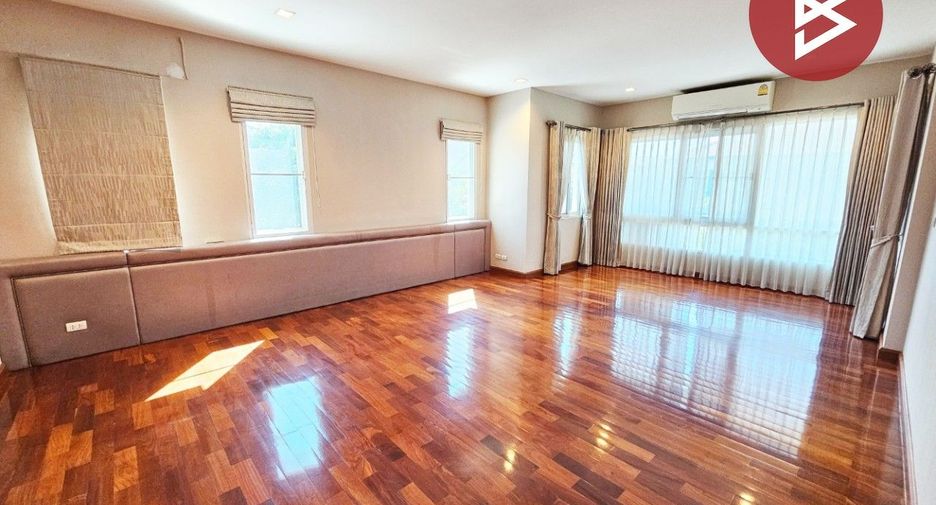 Haus zum Kauf mit 4 Zimmer in Pak Kret, Nonthaburi