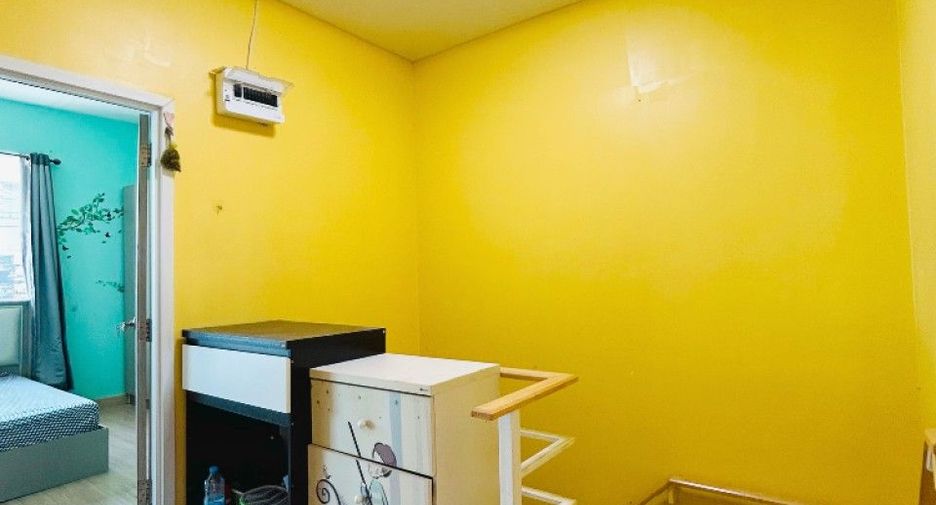 Reihenhaus zum Kauf mit 4 Zimmer in Thung Khru, Bangkok