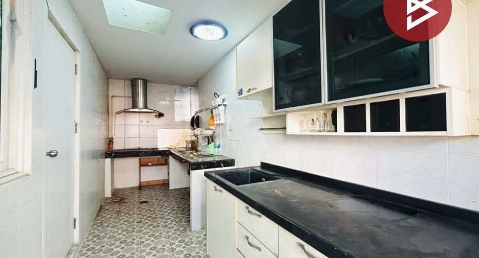 Reihenhaus zum Kauf mit 4 Zimmer in Thung Khru, Bangkok