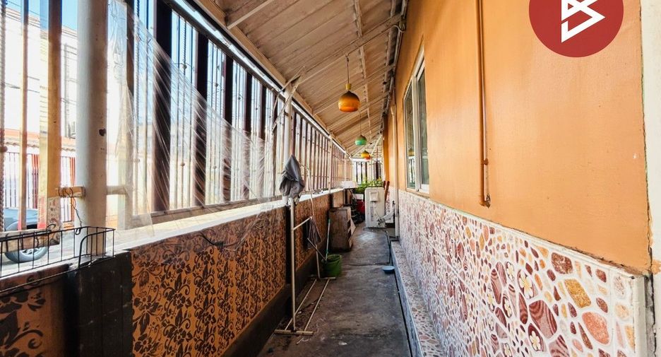 Reihenhaus zum Kauf mit 4 Zimmer in Thung Khru, Bangkok