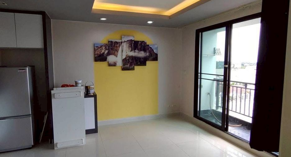 For sale 1 bed condo in Si Racha, Chonburi