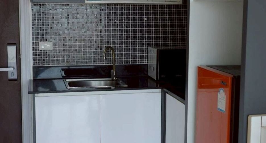 For sale 1 bed condo in Si Racha, Chonburi