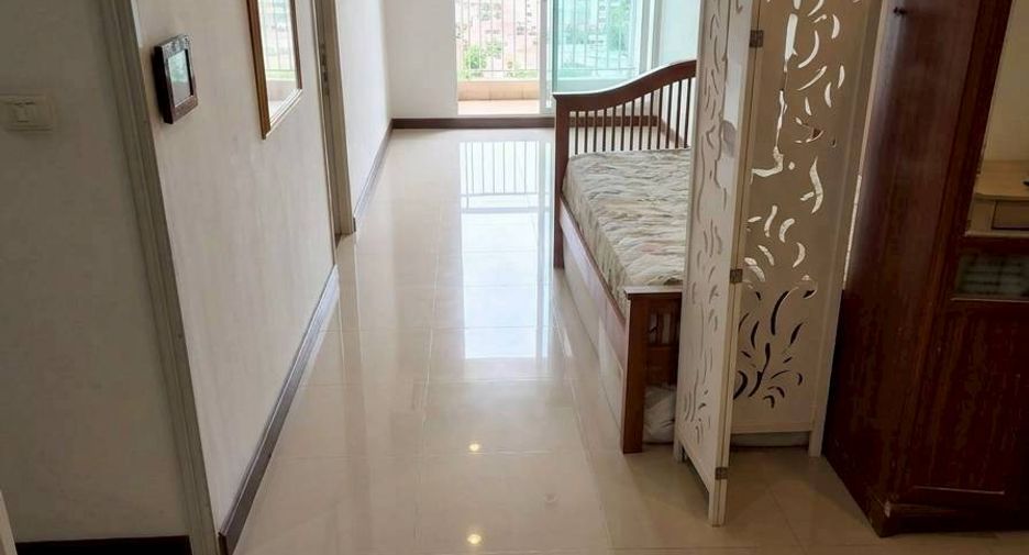 À vendre 1 chambre condo à Yan Nawa, Bangkok