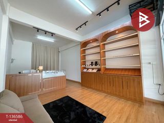 Продажа 3 спальни торговое помещение в Si Racha, Чонбури