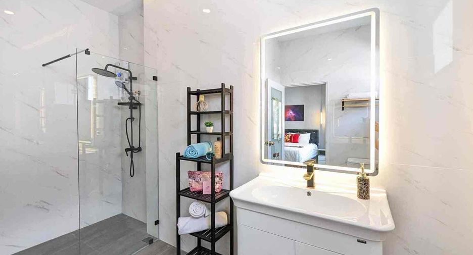 Villa en alquiler de 7 habitaciones en Bang Lamung, Chonburi