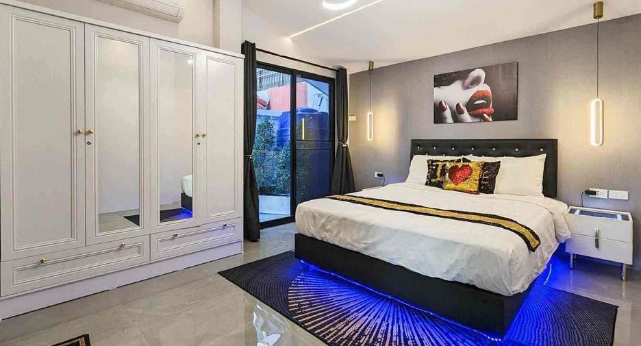Villa en alquiler de 7 habitaciones en Bang Lamung, Chonburi