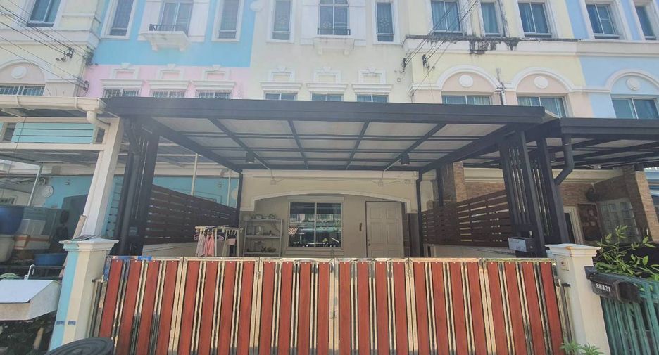 For sale 3 bedrooms townhouse in Prawet, Bangkok