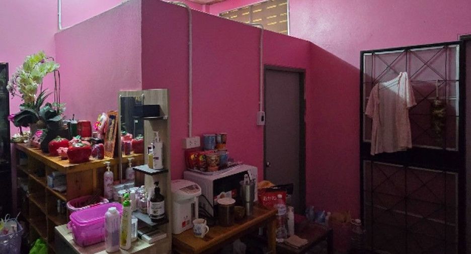 À vendre 3 chambres maison à Ban Bueng, Chonburi