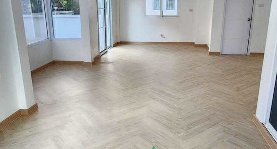 For sale 4 bedrooms house in Lam Luk Ka, Pathum Thani