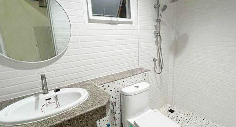 For sale 4 bedrooms house in Lam Luk Ka, Pathum Thani