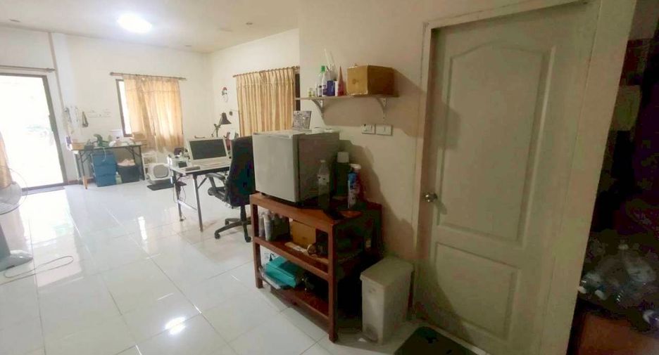 Haus zum Kauf mit 1 Zimmer in Ban Khai, Rayong