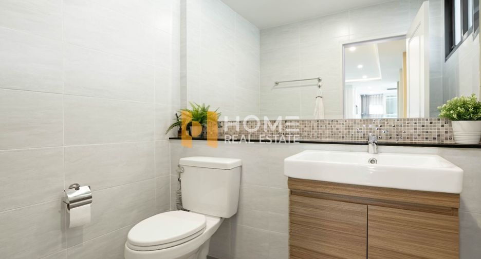 For sale 5 bedrooms house in Mueang Nonthaburi, Nonthaburi