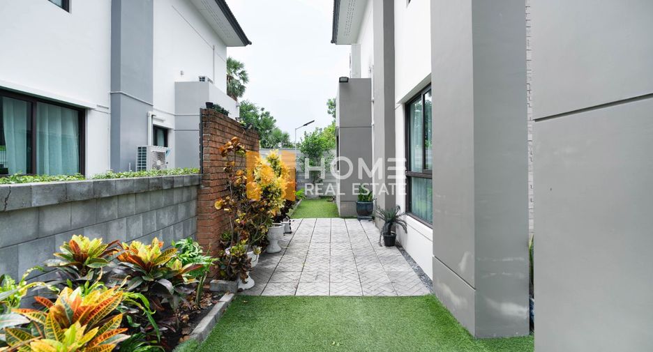 For sale 5 bedrooms house in Mueang Nonthaburi, Nonthaburi