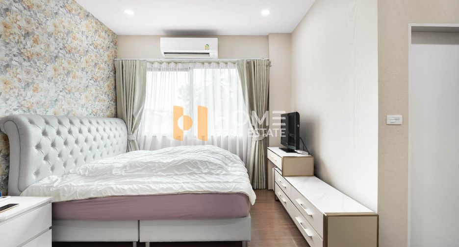 For sale 5 bedrooms house in Mueang Nonthaburi, Nonthaburi