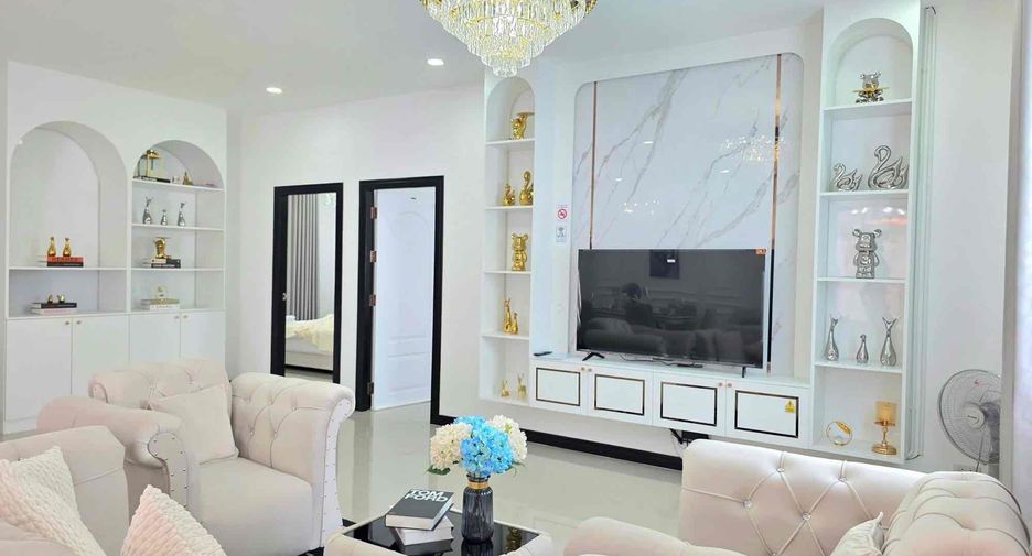 For rent 3 bedrooms villa in Bang Lamung, Chonburi