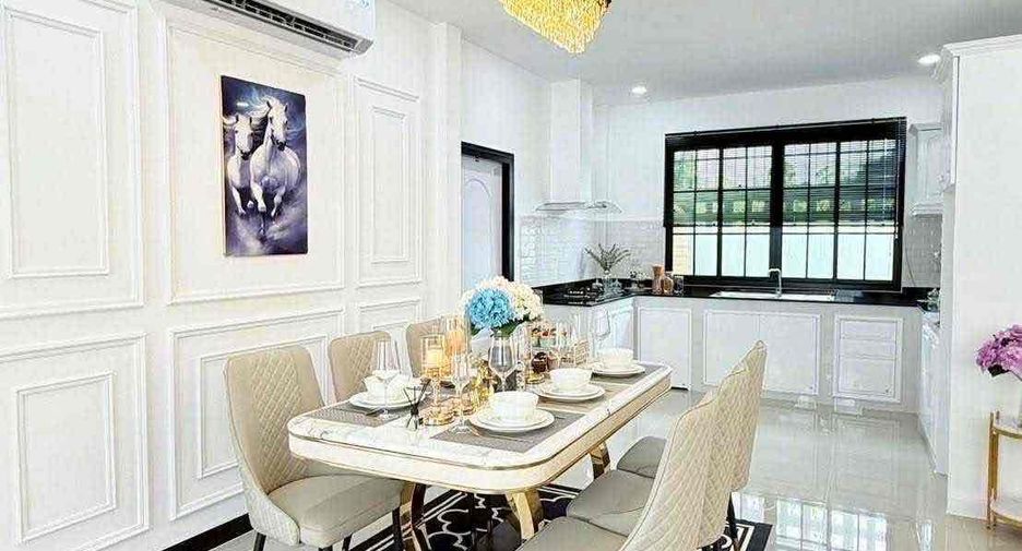 For rent 3 bedrooms villa in Bang Lamung, Chonburi