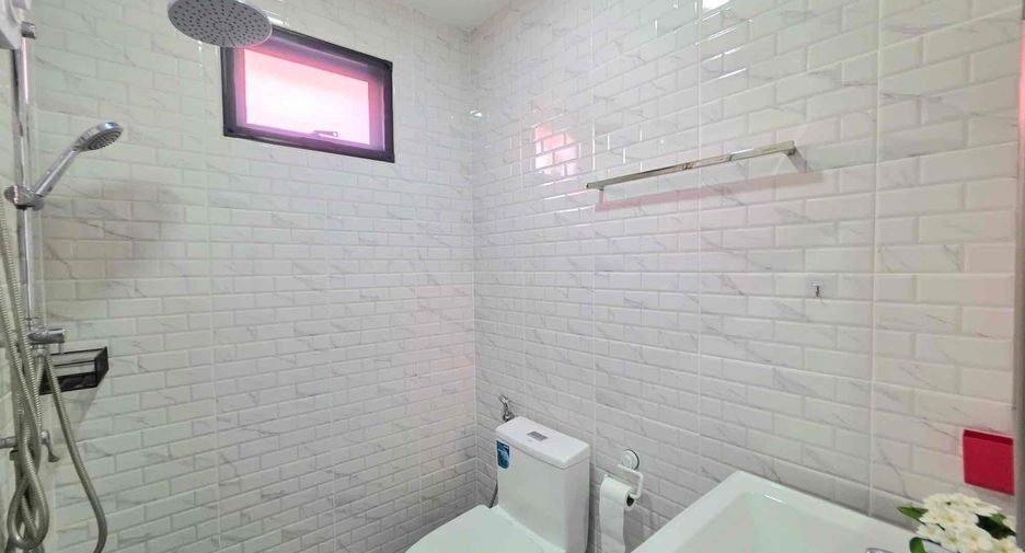 For rent 3 bedrooms villa in Bang Lamung, Chonburi