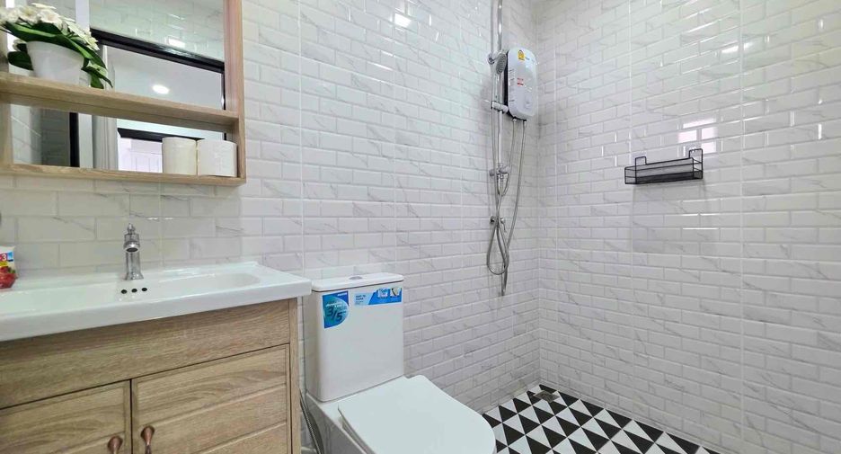 For rent 3 bedrooms villa in Bang Lamung, Chonburi