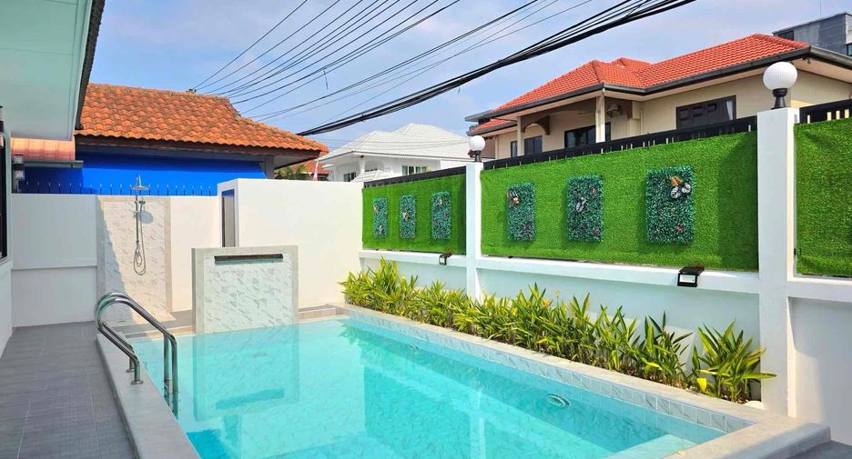 For rent 3 bedrooms villa in Bang Lamung, Chonburi