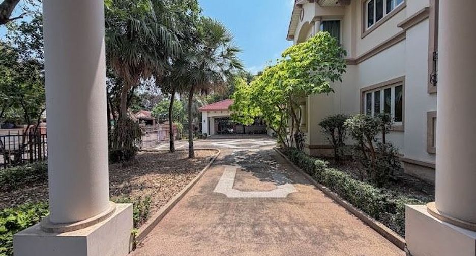出售 10 卧室 独立屋 在 Pak Kret, Nonthaburi
