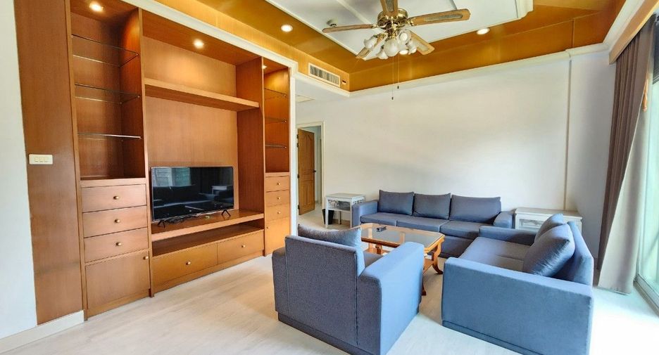 For rent 3 bedrooms apartment in Watthana, Bangkok