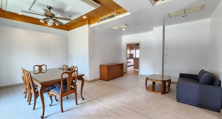 For rent 3 bedrooms apartment in Watthana, Bangkok