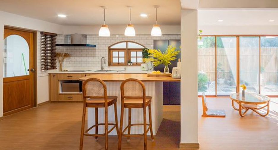 Haus zum Kauf mit 4 Zimmer in Si Racha, Chonburi