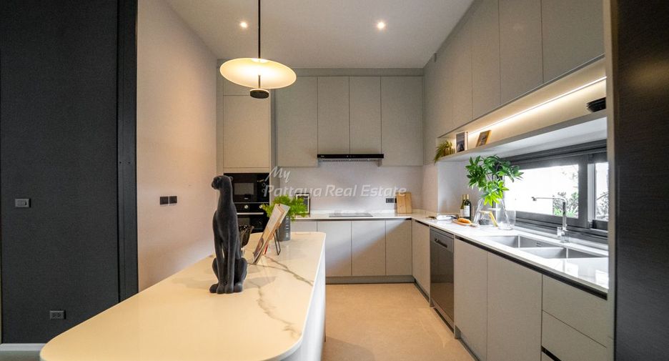 For sale 4 bedrooms house in Bang Lamung, Chonburi