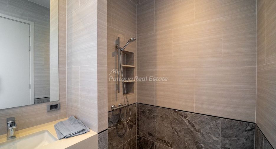 For sale 4 bedrooms house in Bang Lamung, Chonburi