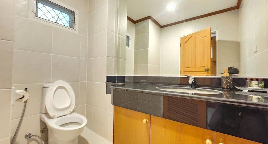 For rent 3 ベッドルーム apartment in Watthana, Bangkok