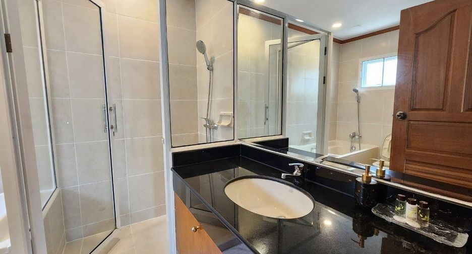 For rent 3 ベッドルーム apartment in Watthana, Bangkok