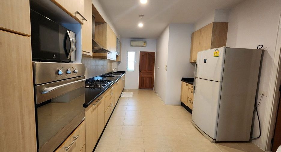 For rent 3 ベッドルーム apartment in Watthana, Bangkok