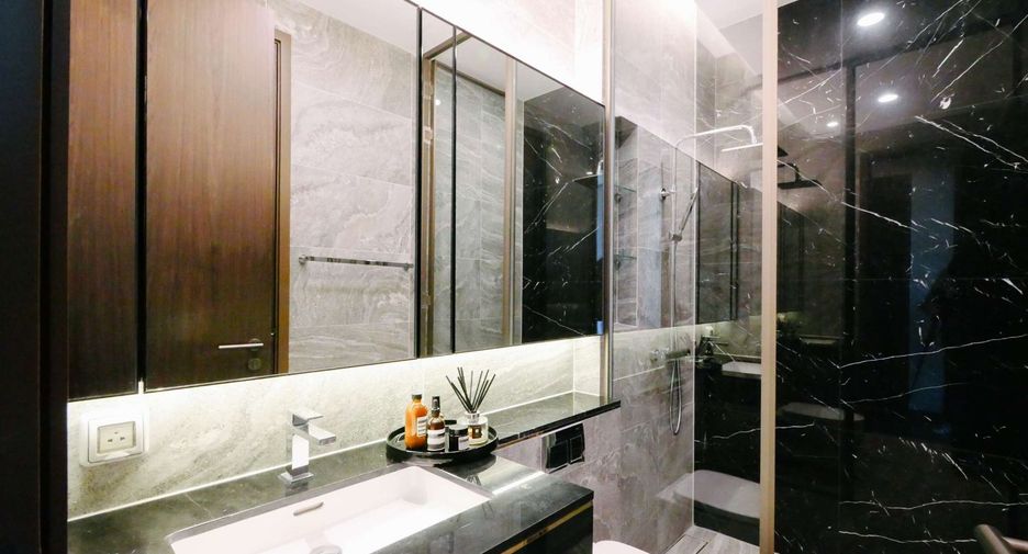 Condo en alquiler de 3 habitaciones en Khlong Toei, Bangkok