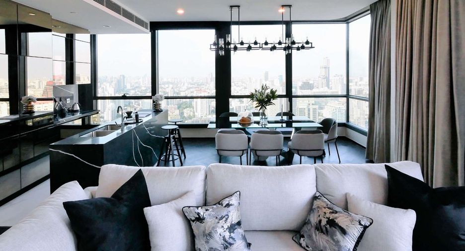 Condo en alquiler de 3 habitaciones en Khlong Toei, Bangkok
