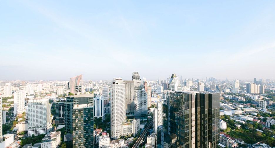 Condo en alquiler de 3 habitaciones en Khlong Toei, Bangkok