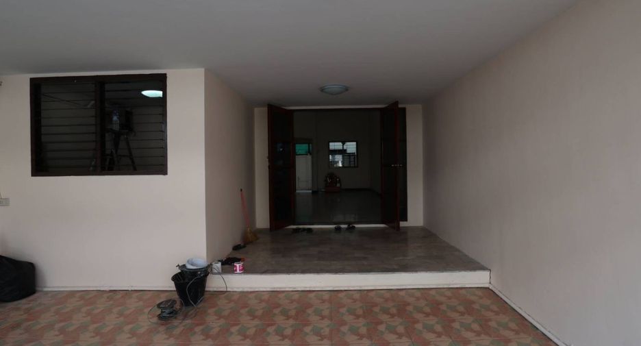 For rent 4 bedrooms retail Space in Bang Khae, Bangkok