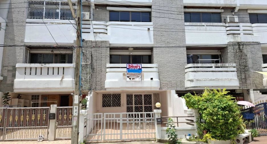 For rent 4 bedrooms retail Space in Bang Khae, Bangkok
