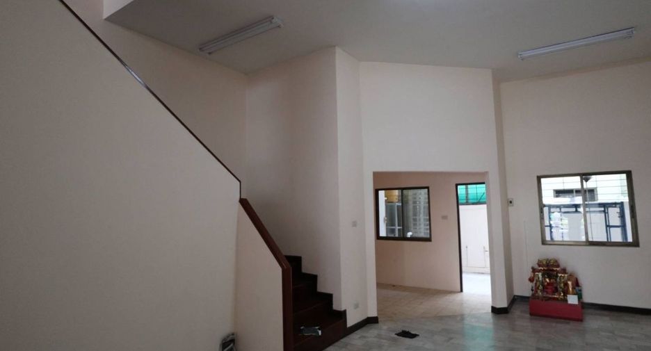 For rent 4 bedrooms retail Space in Bang Khae, Bangkok