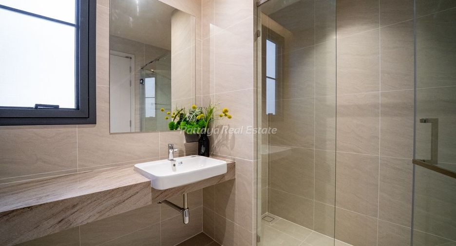 For sale 4 bedrooms house in Bang Lamung, Chonburi