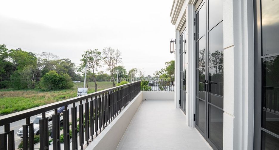For sale 4 bedrooms house in Bang Lamung, Chonburi