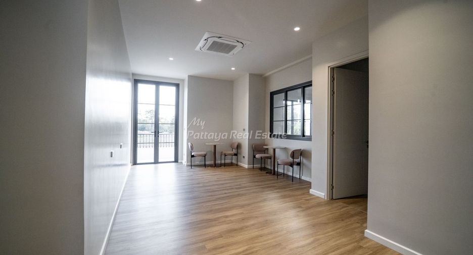 For sale 4 bedrooms house in Bang Lamung, Chonburi