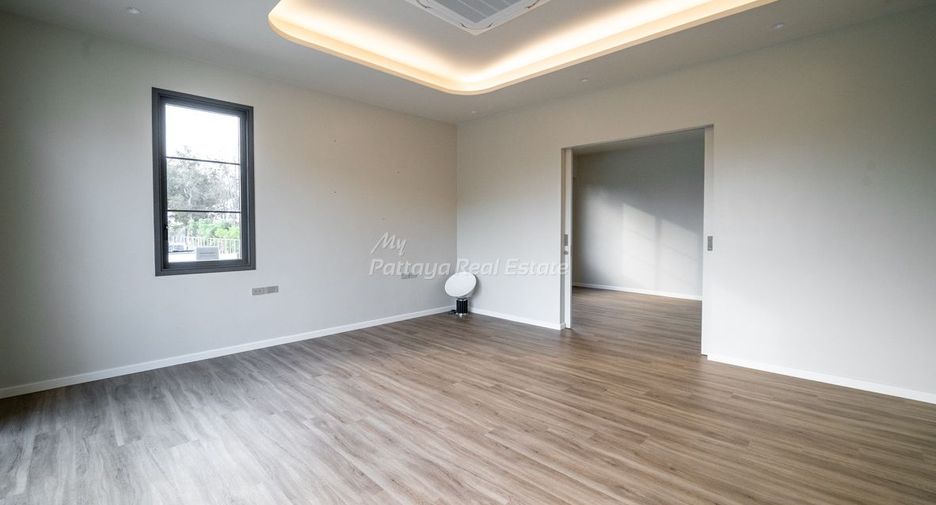 For sale 4 bedrooms house in Bang Lamung, Chonburi