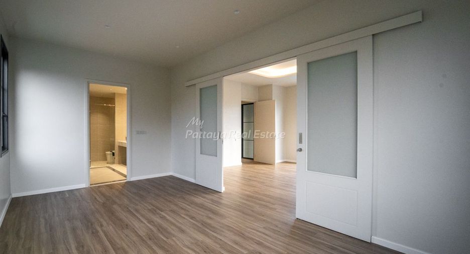 For sale 4 bedrooms house in Bang Lamung, Chonburi