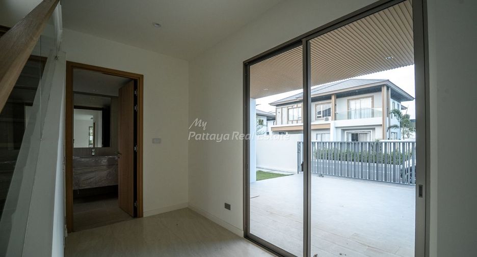 For sale 4 bedrooms house in Bang Lamung, Chonburi