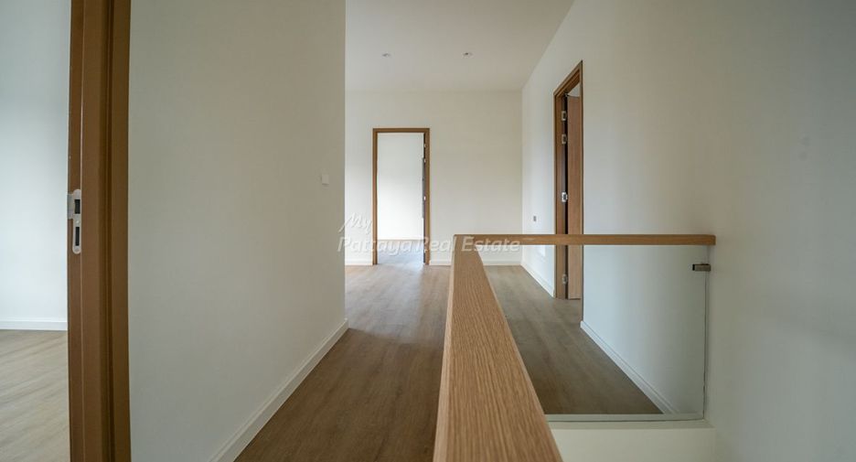 For sale 4 bedrooms house in Bang Lamung, Chonburi