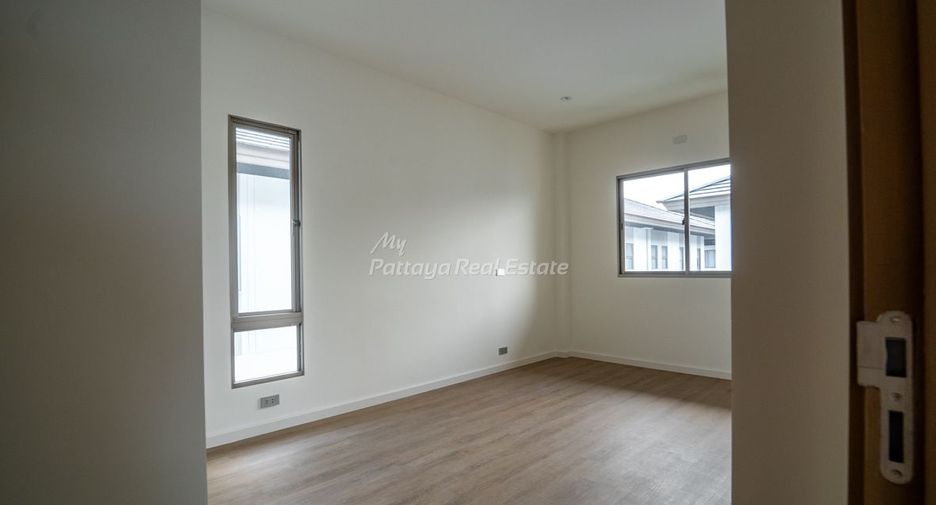 For sale 4 bedrooms house in Bang Lamung, Chonburi