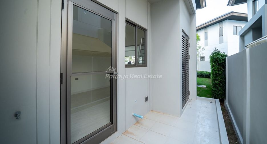 For sale 4 bedrooms house in Bang Lamung, Chonburi